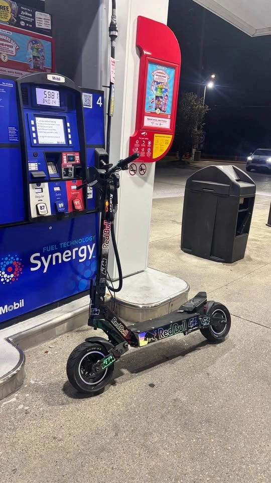 Red Bull KuKirin G4 Scooter