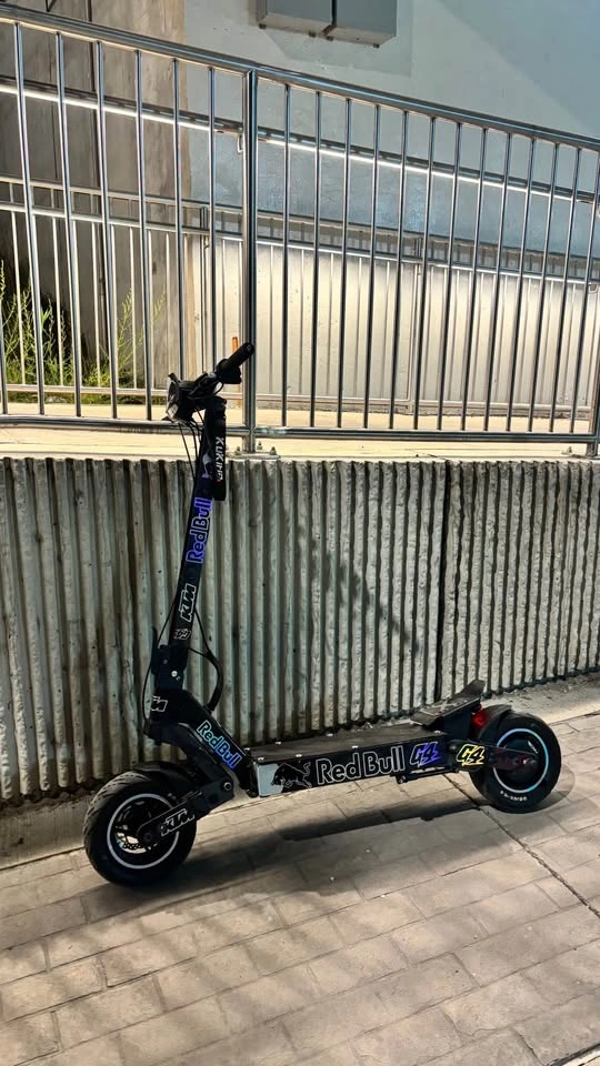 Red Bull KuKirin G4 Scooter - photo 4