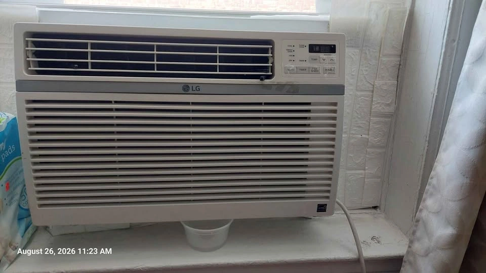 LG Window Air Conditioner - photo 2