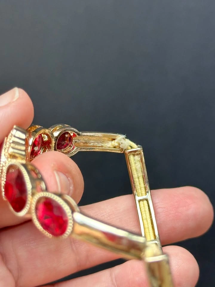 Vintage Gold-Tone Bangle Bracelet with Ruby-Red Stones - photo 3