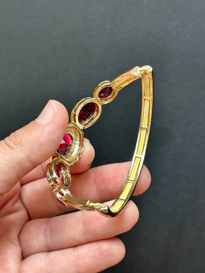 Vintage Gold-Tone Bangle Bracelet with Ruby-Red Stones - photo 5
