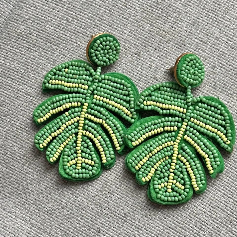 Beaded Monstera Leaf Earrings