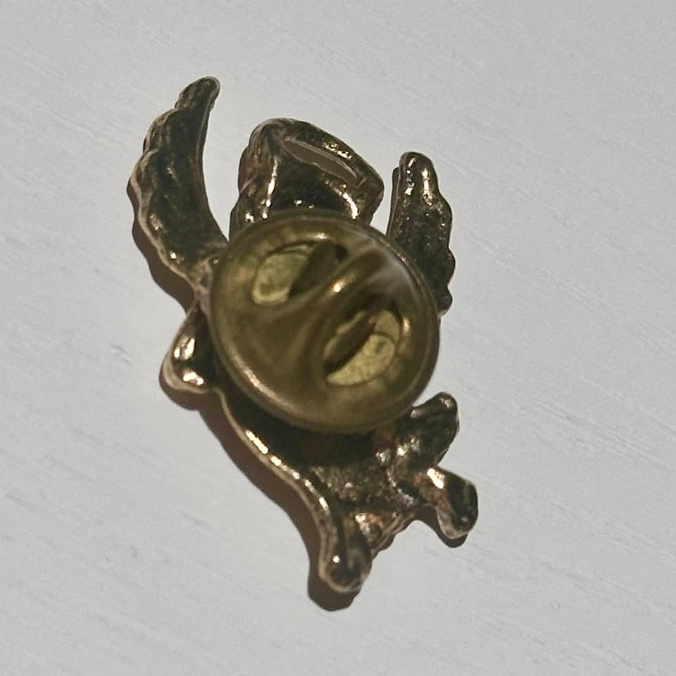 Vintage Gold-Tone Praying Angel Lapel Pin - photo 2