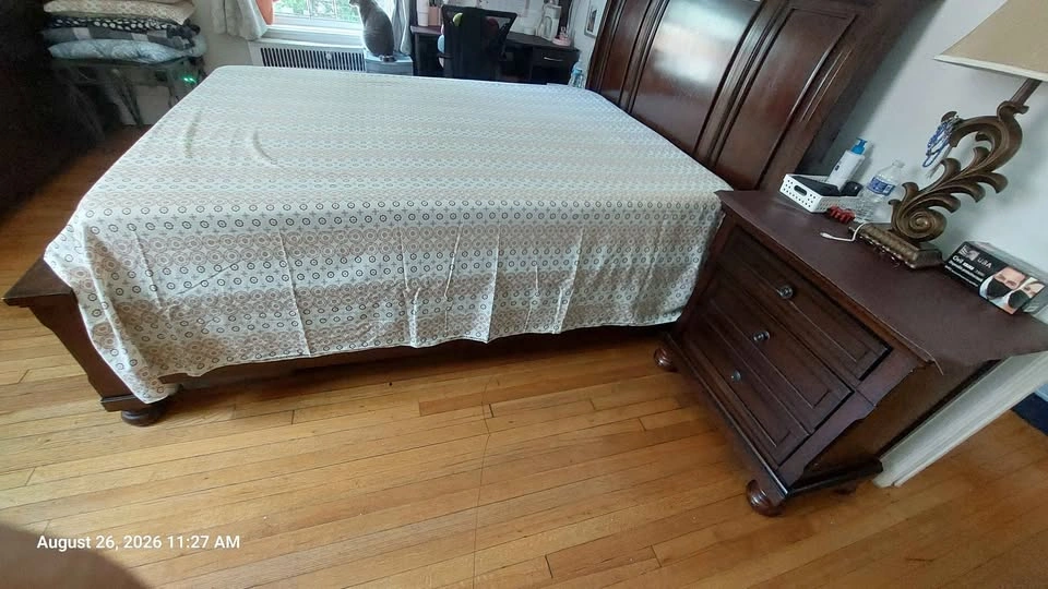 Queen Dark Wood Sleigh Bed with Storage Drawers - photo 4