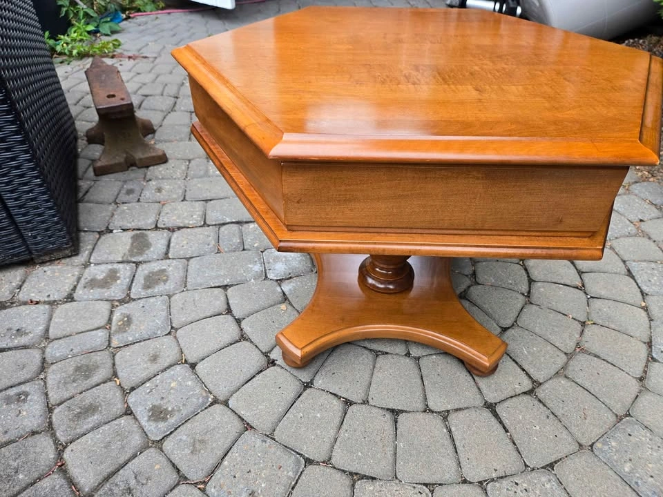 Vintage Canadian Oak Hexagonal Accent Table - Heirloom of Canada - photo 3