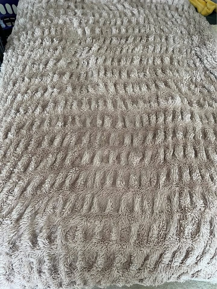 Soft pink Indigo Chapters throw blanket - photo 2