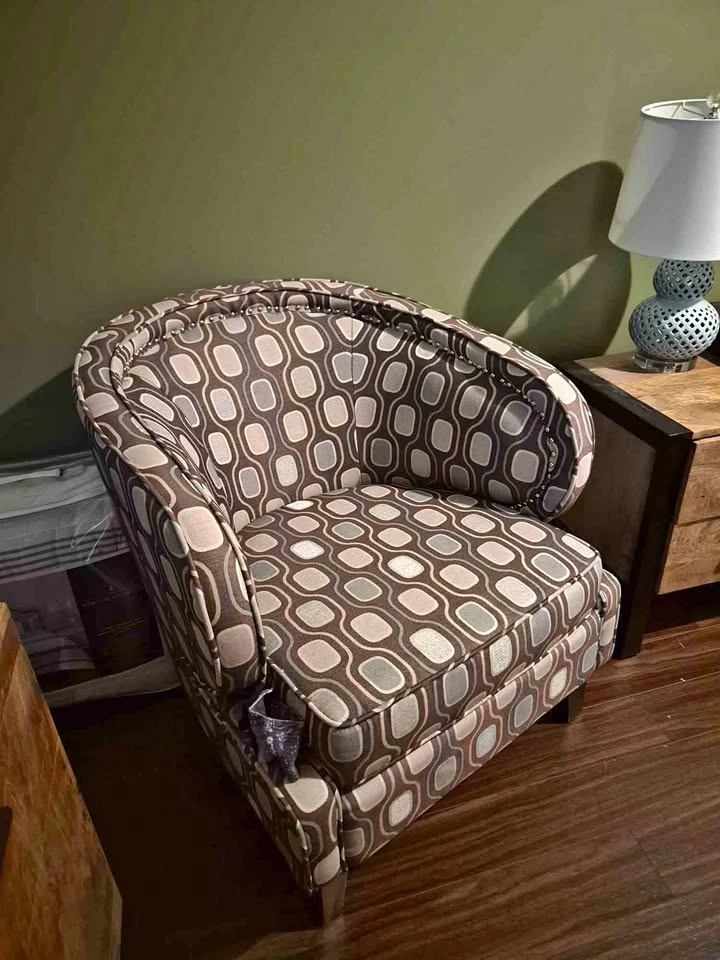 Upholstered accent chair, like-new