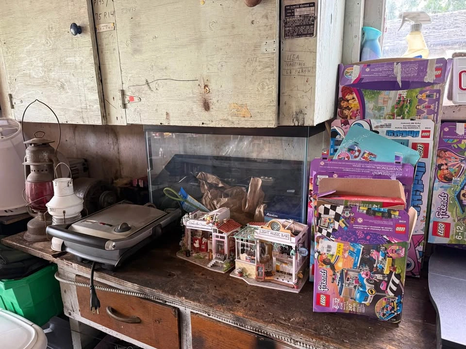 Garage Sale! - photo 3