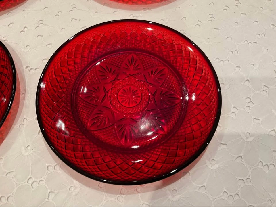 Vintage 10 Indiana Pressed Glass Plates - photo 3
