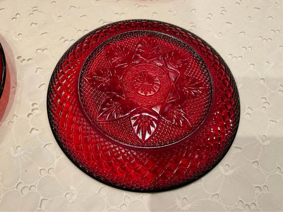 Vintage 10 Indiana Pressed Glass Plates - photo 5