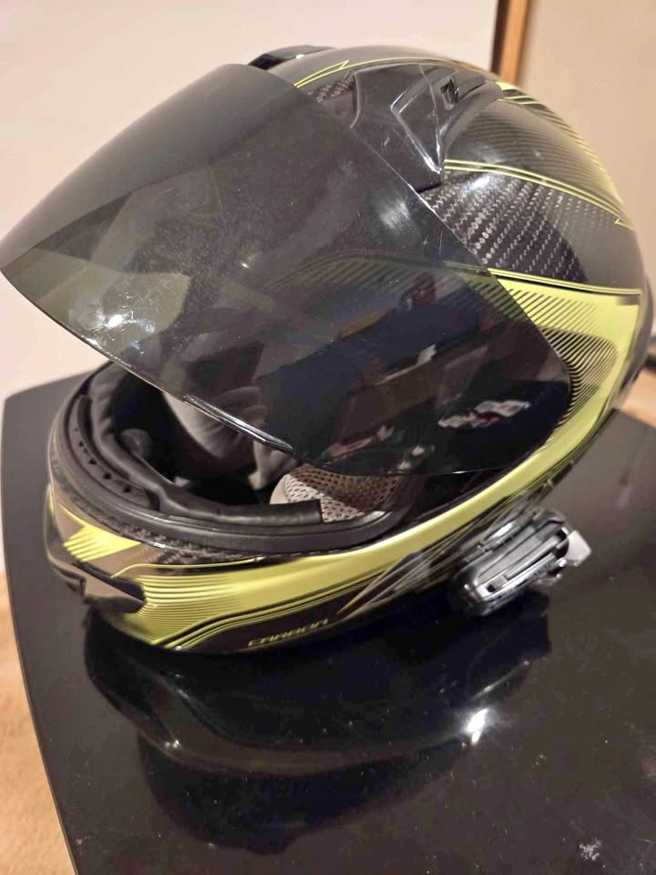 Lg Bike helmet with cardo talkpack