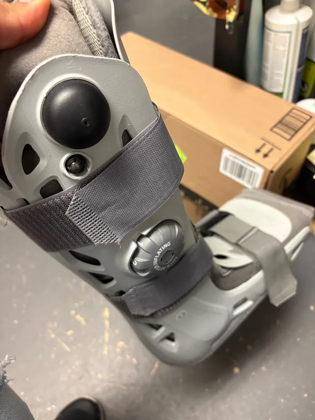 Aircast Long Boot Size M & Even-Up Shoe Balancer image indicator(4)