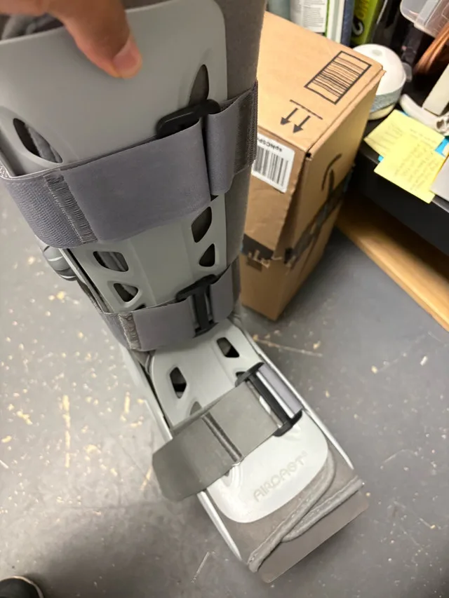 Aircast Long Boot Size M & Even-Up Shoe Balancer image indicator(5)