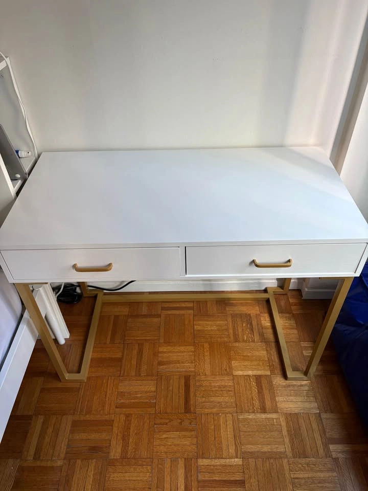 Writing desk (39.37”W x 19.7”D x 29.9”H) - photo 3