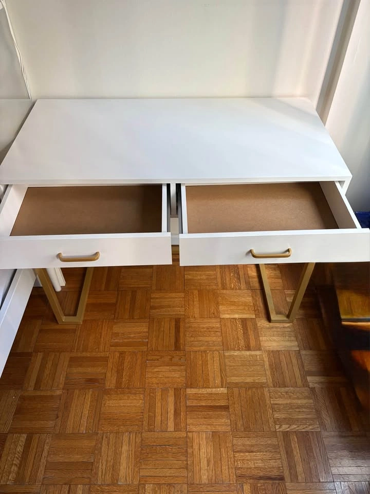 Writing desk (39.37”W x 19.7”D x 29.9”H) - photo 5