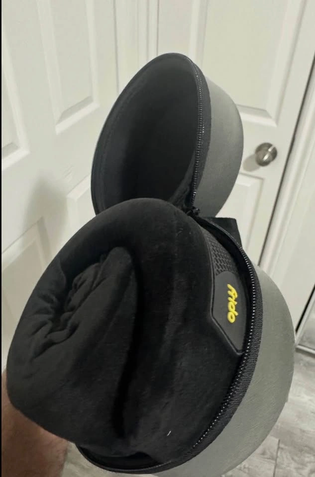 Brand New Travel Neck Pillow and Case - photo 3