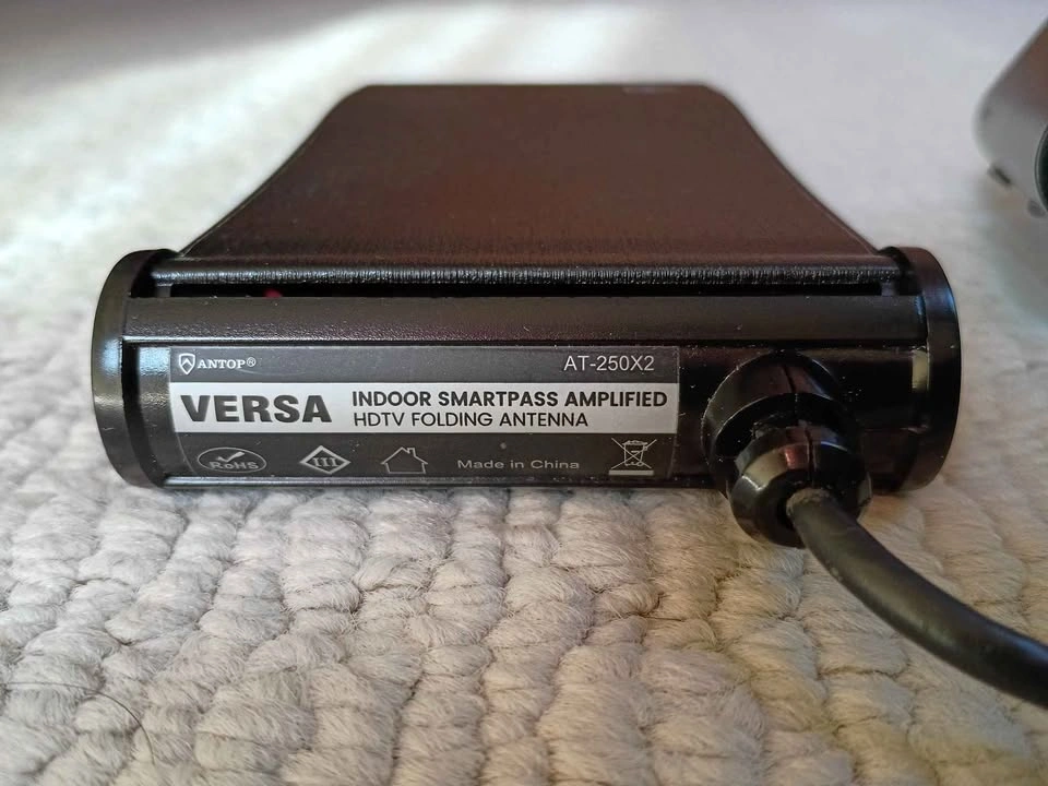 Antop Versa AT-250X2 Indoor Smartpass Amplified HDTV Antenna - photo 2