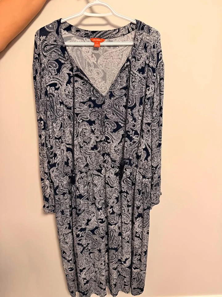 Women's Dresses & Clothing Bundle - 5 Items