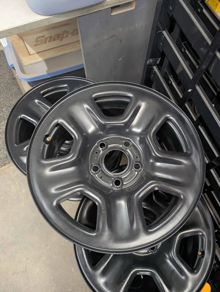 🔥 OEM Jeep Wrangler Steel Wheel 17” w/ TPMS – 5x127-Set of 4 image indicator(2)