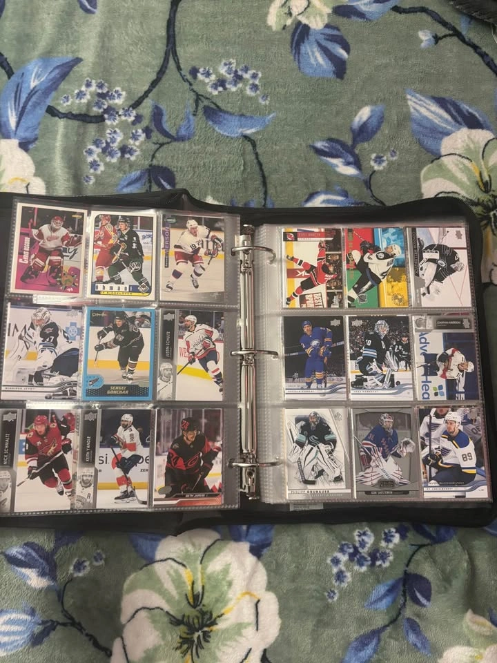 Hockey Trading Card Collection Binder - photo 4