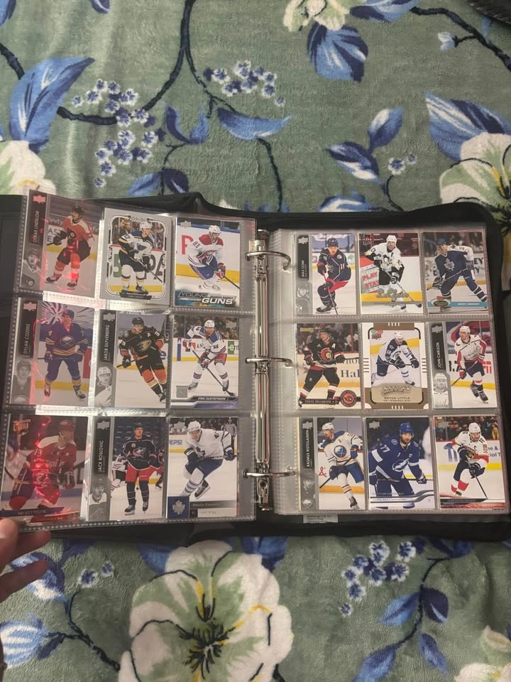 Hockey Trading Card Collection Binder - photo 5