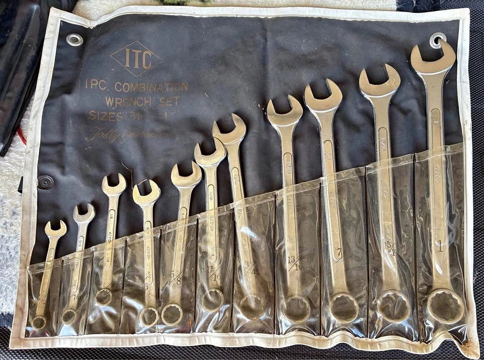 Vintage ITC 11-Piece SAE Combination Wrench Set with Pouch