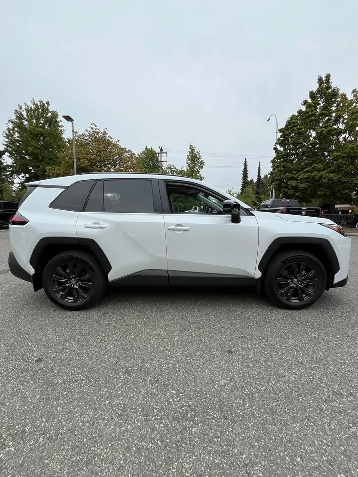 2026 Toyota RAV4 XLE - photo 5