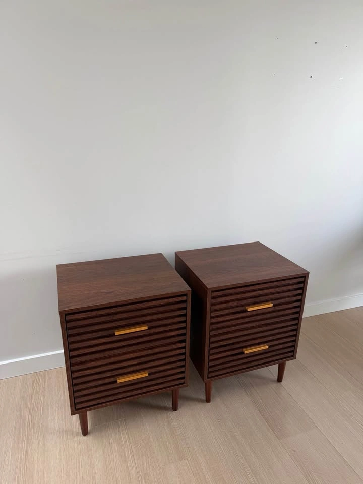 Pair of wooden like night stands - photo 2