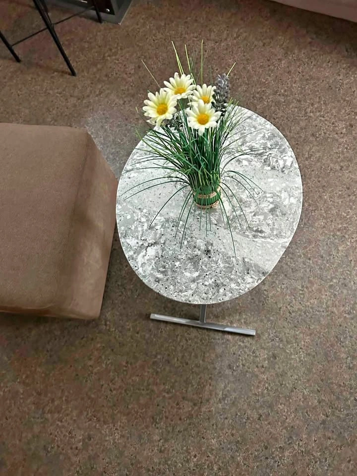 Modern Faux Marble Accent Side Table – Excellent Condition