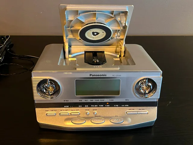 Panasonic RC-CD300 CD Player/ Clock Radio for Sale image indicator(2)
