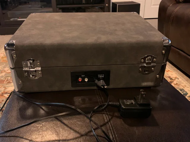 Victrola Journey+ Bluetooth Suitcase Record Player image indicator(6)