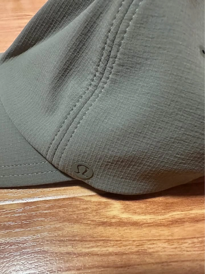 Lululemon Olive Green Cap - photo 2