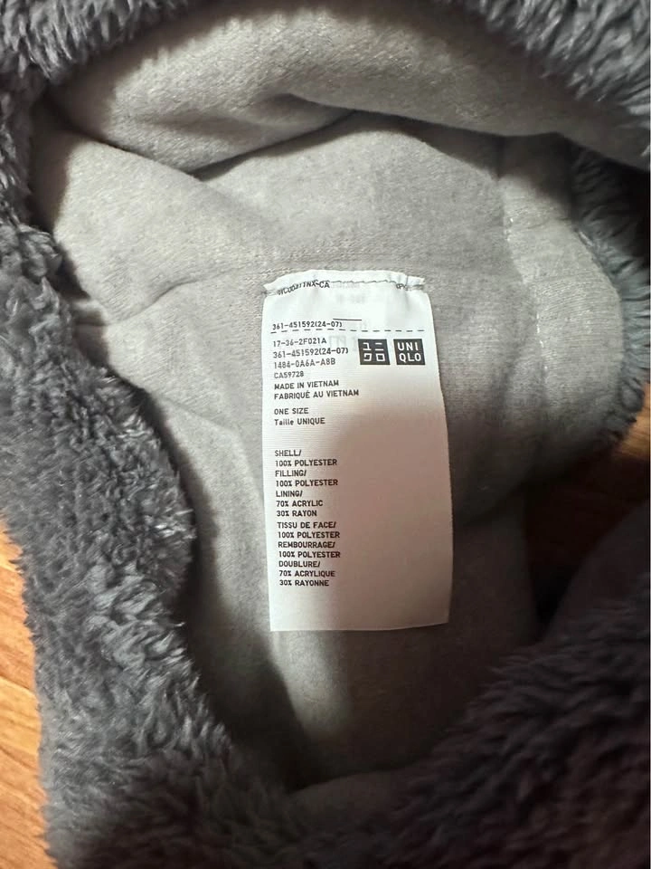 Uniqlo Fleece Neck Warmer and Wool Blend Scarf - photo 2