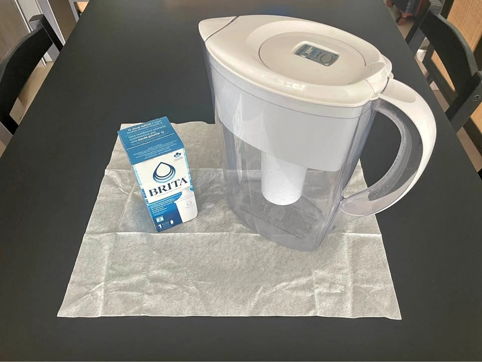 BRITA - Water Filtration Pitcher * w/ Additional Filter *
