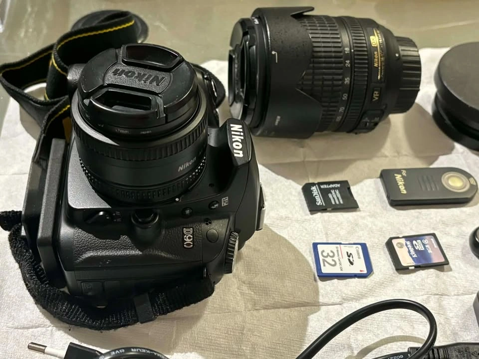 Nikon - D90 Digital Camera *BARELY USED* - photo 3