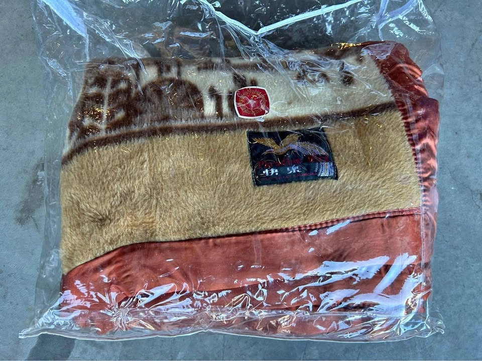 New Full Size Warm Thick Fleece Blanket NWT