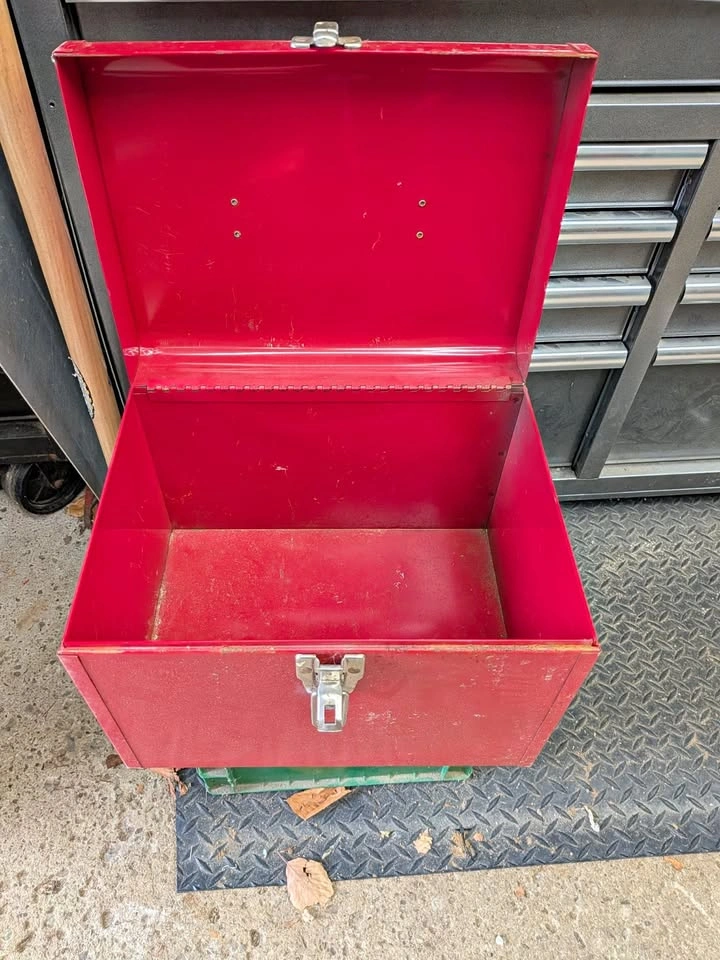red tool box