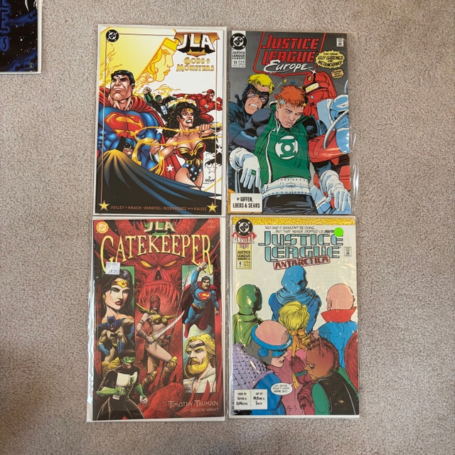 DC Comics Justice League Comic Book Collection - photo 4