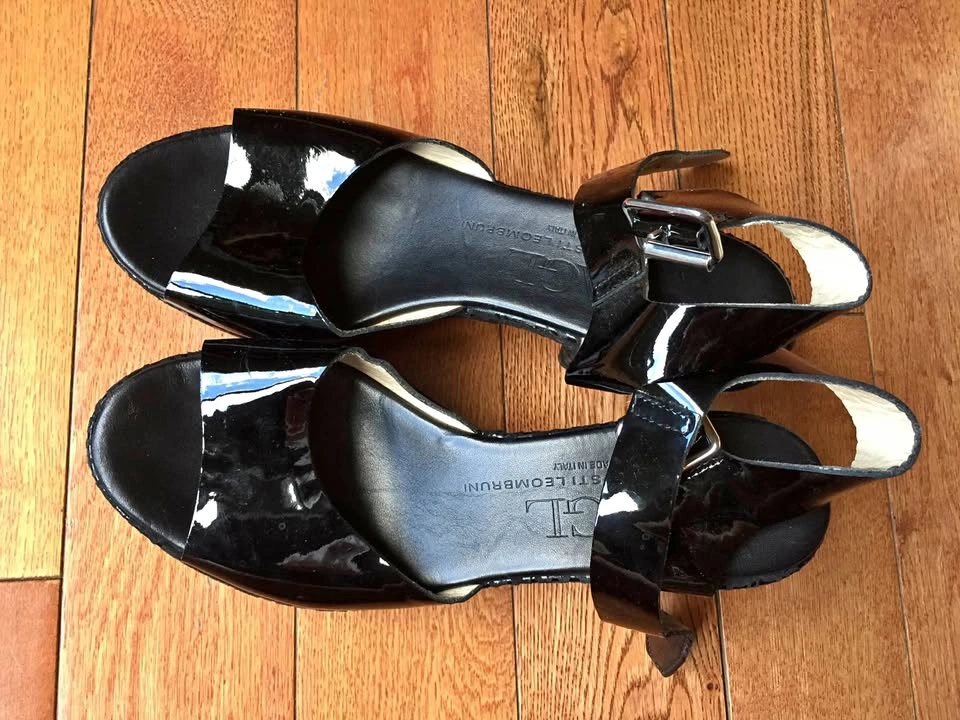 Attilio Giusti Leombruni black leather heels