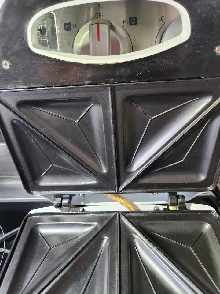 Electric Sandwich Maker – Perfect for Quick, Tasty Meals! - photo 5