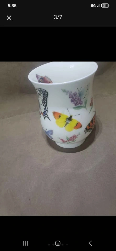 Beautiful Roy Kirkham "Butterfly Garden" Fine Bone China Mug - photo 3