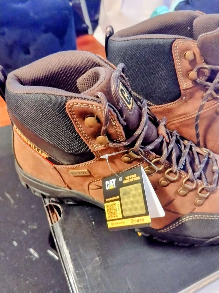 Size 11 Caterpillar Threshold WP steel toe work boots - photo 3