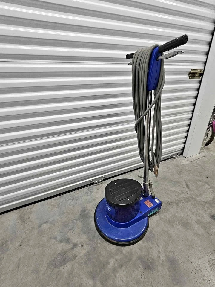 CLARKE FLOOR SCRUBBER -Cash only-