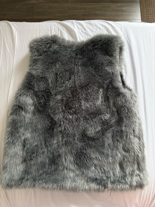 Topshop Silver Faux Fur Vest - photo 2