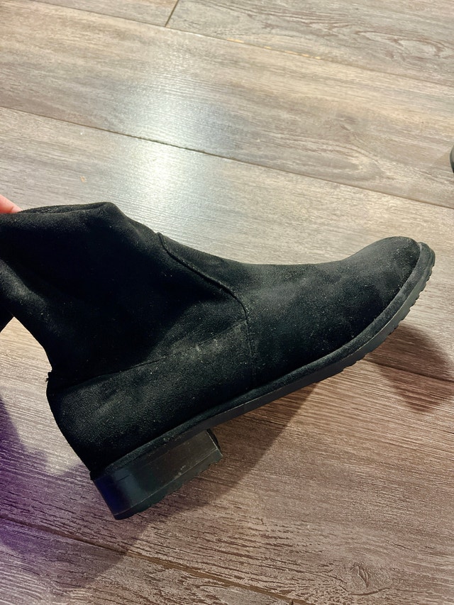 Size EU39/ US8 Pre-loved Black Over-the-knee Boots - photo 4