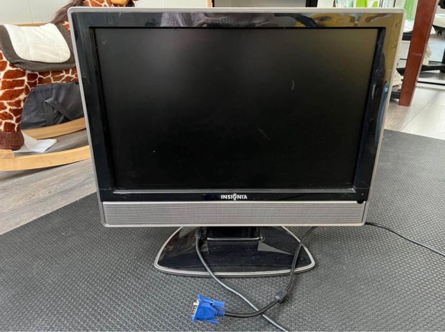 Insignia LCD TV