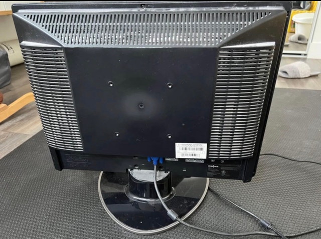 Insignia LCD TV - photo 2