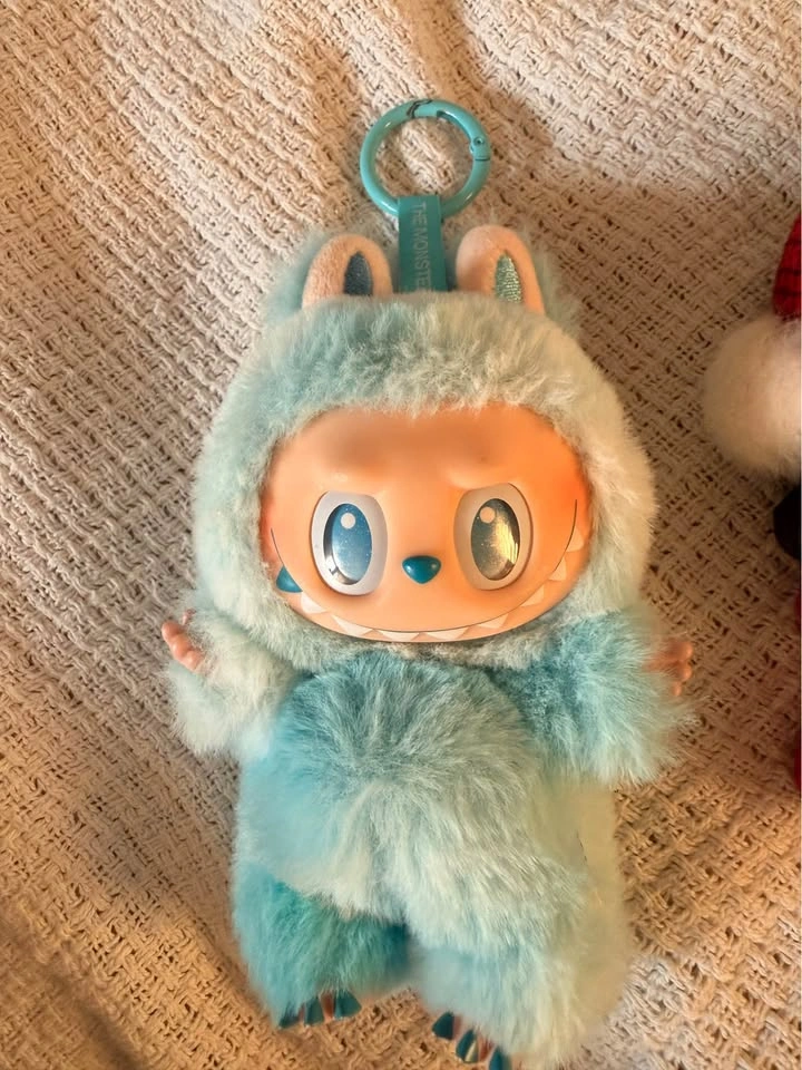 POPMART DOLLS - LABUBU & SKULLPANDA - photo 3