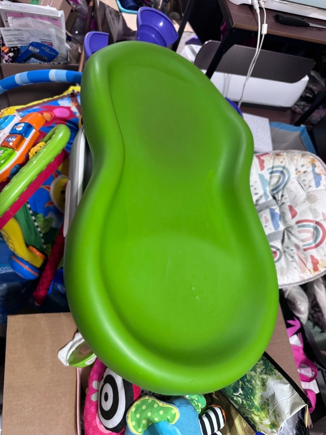 Green Keekaroo Peanut Changer