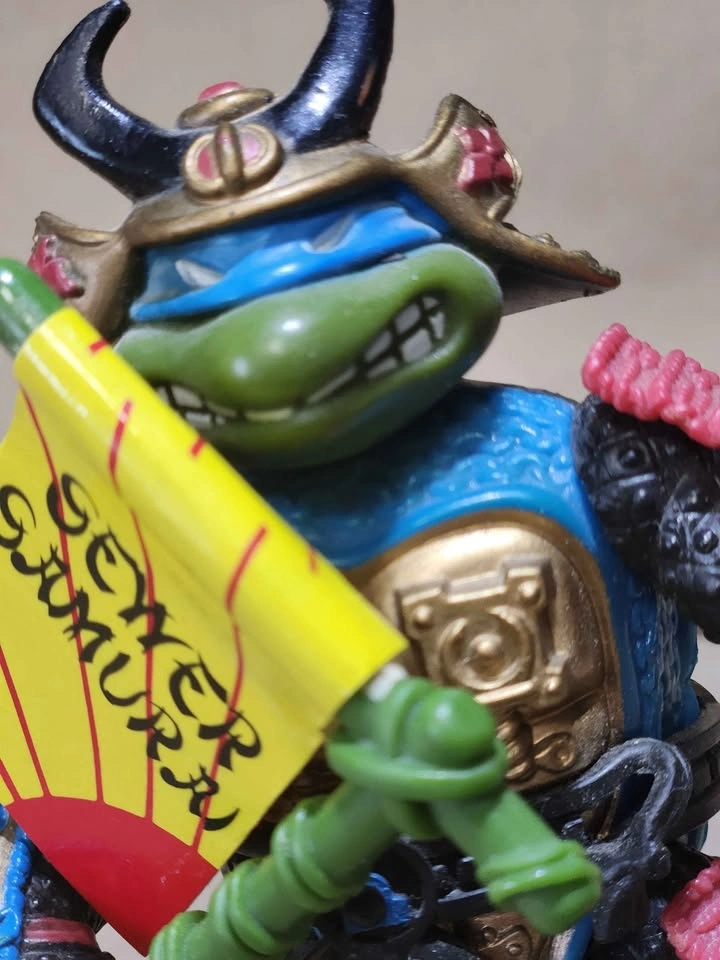 Vintage 1990 TMNT Sewer Samurai Leo Action Figure – with Banner - photo 4